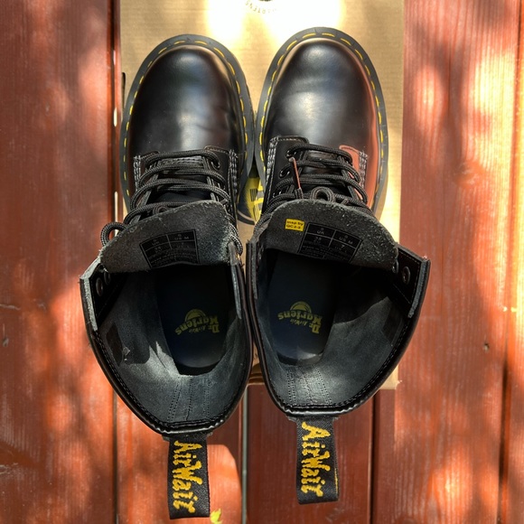 SOLD New Dr. Martens 1460 Bex women’s size 7 - Picture 8 of 8